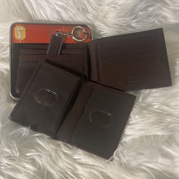 NEW Fossil Wallet & Keychain - Picture 5 of 8